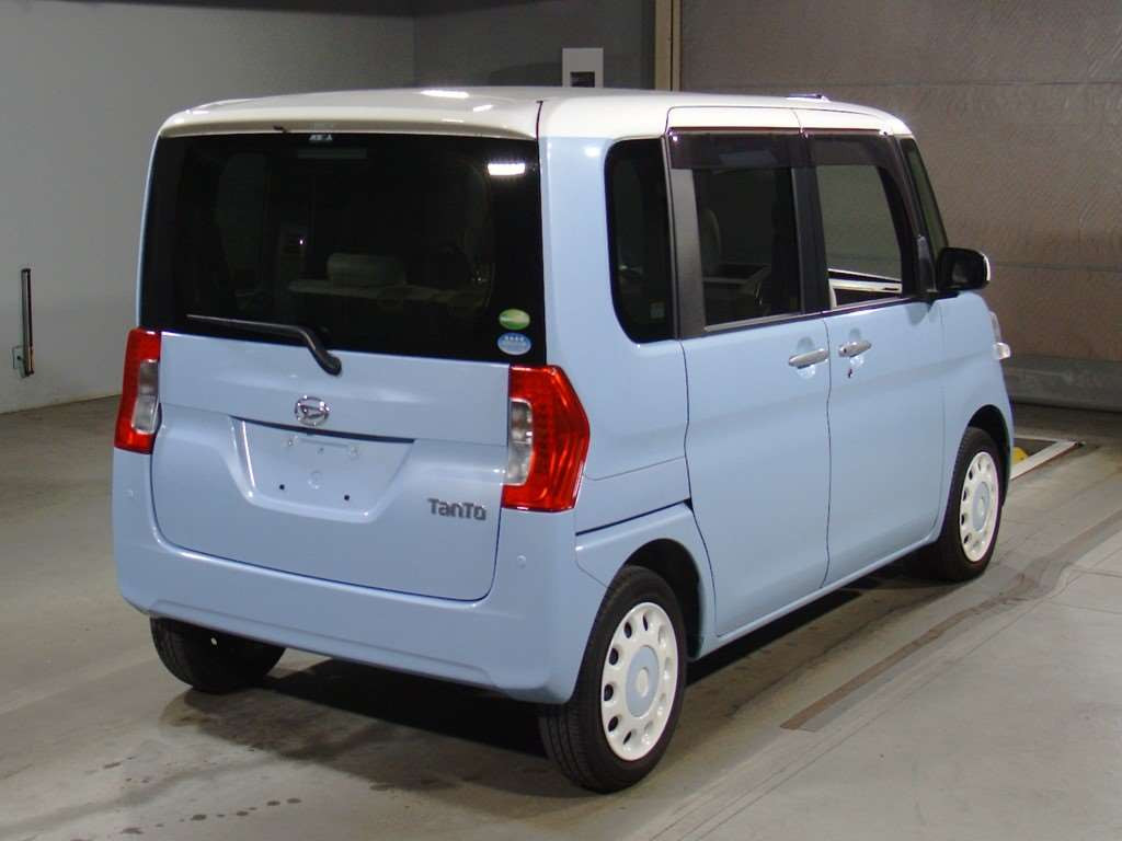 2017 Daihatsu Tanto LA600S[1]