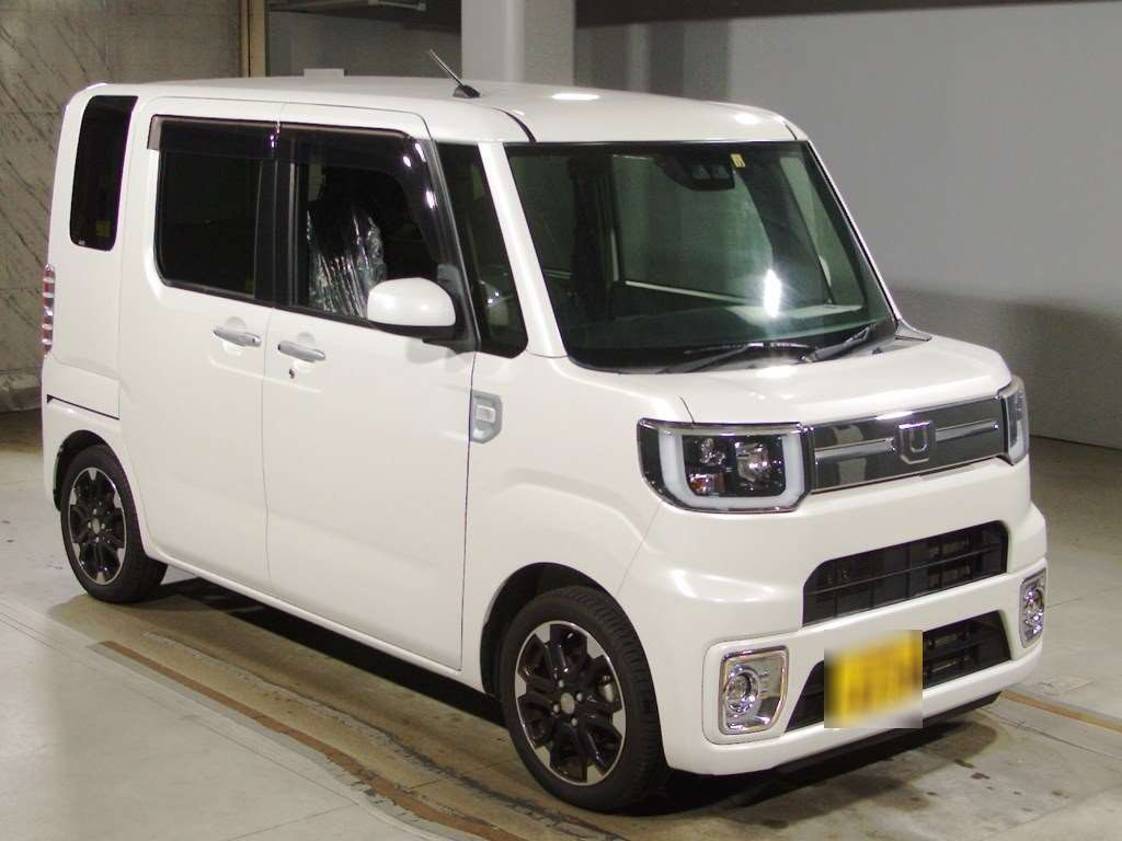 2017 Daihatsu Wake LA700S[2]