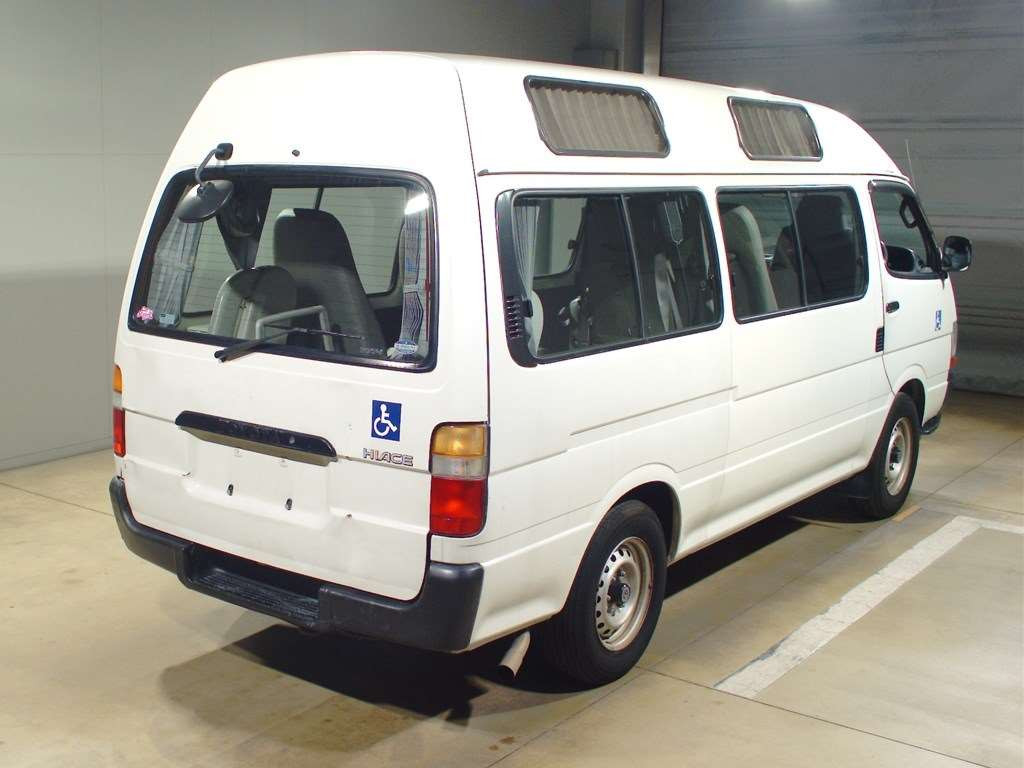 2004 Toyota Hiace Commuter TRH124B[1]