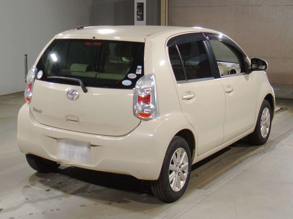 2010 Toyota Passo KGC30[1]