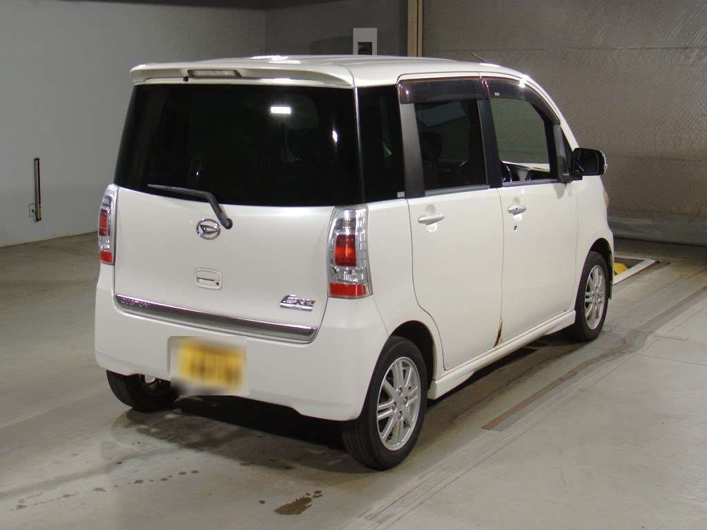 2010 Daihatsu Tanto Exe Custom L455S[1]