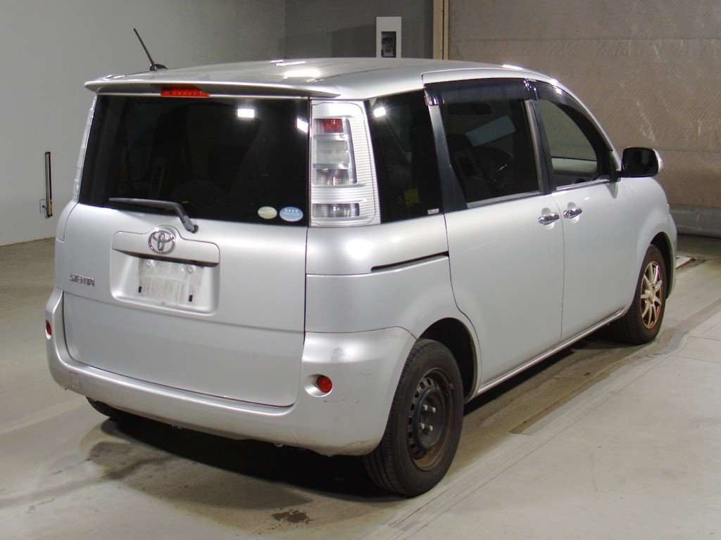 2012 Toyota Sienta NCP81G[1]