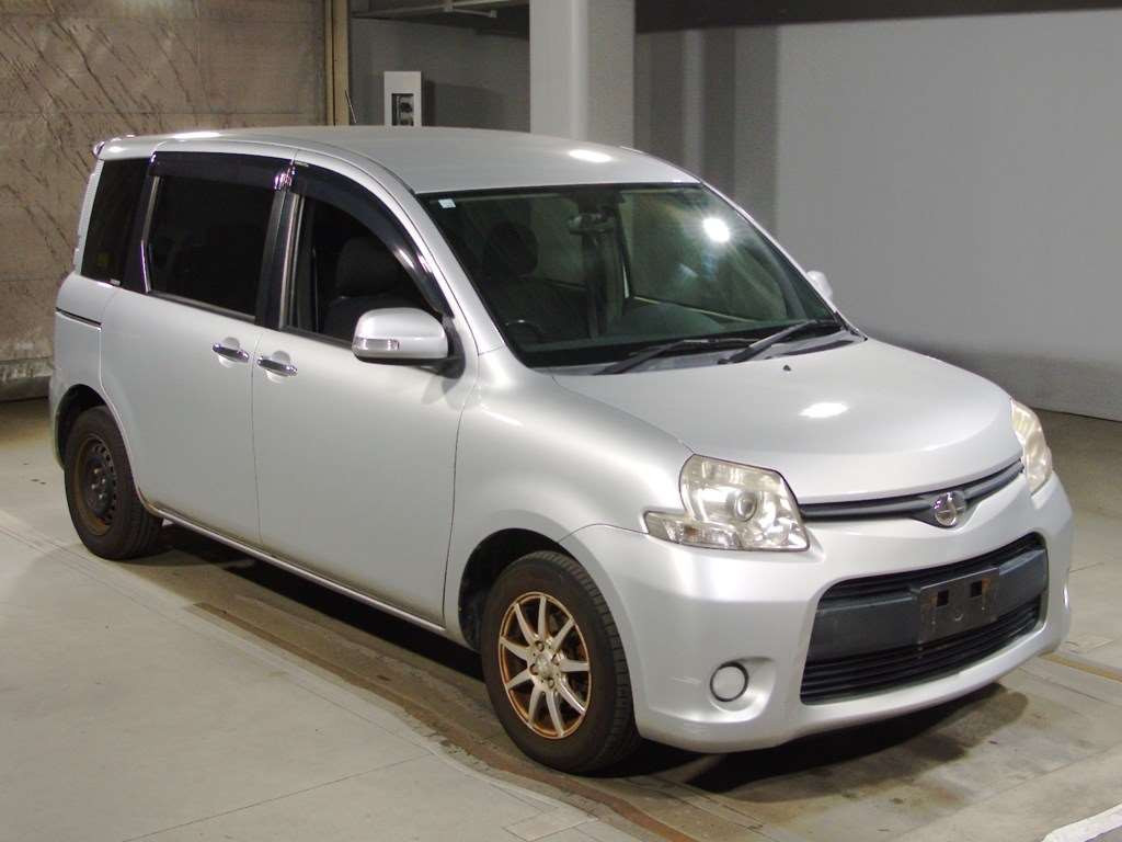 2012 Toyota Sienta NCP81G[2]