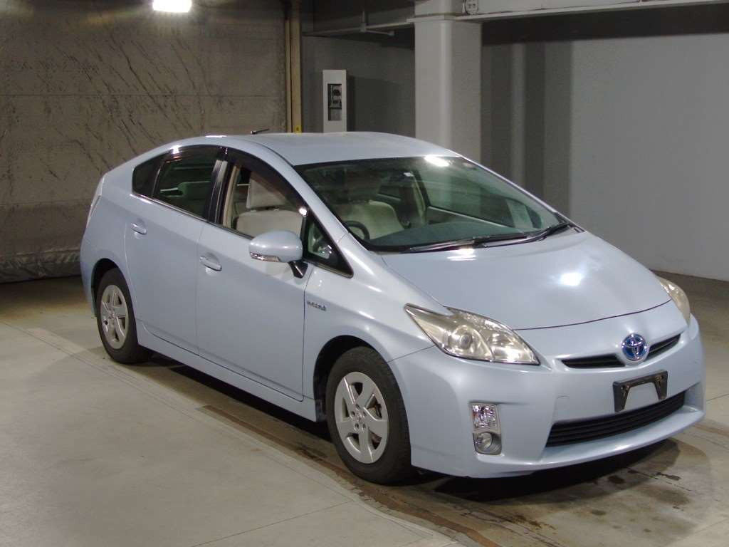 2010 Toyota Prius ZVW30[2]