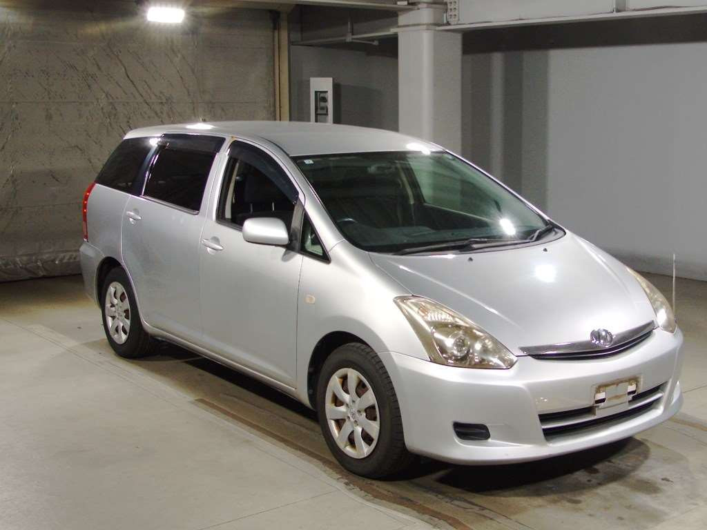 2007 Toyota Wish ZNE10G[2]