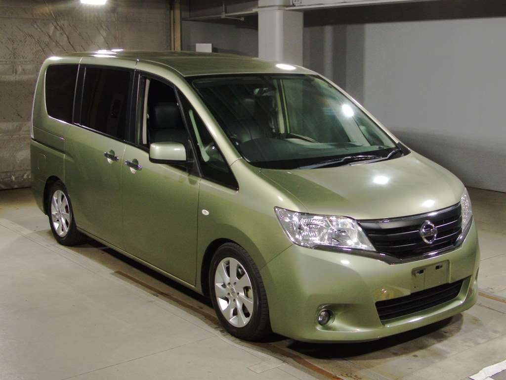 2011 Nissan Serena C26[2]