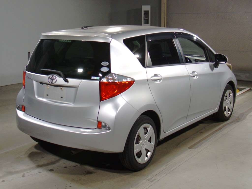 2011 Toyota Ractis NCP120[1]