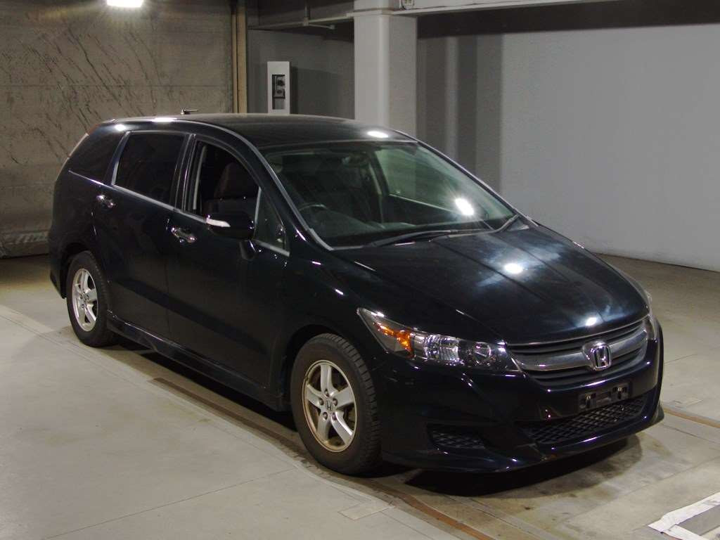 2010 Honda Stream RN6[2]