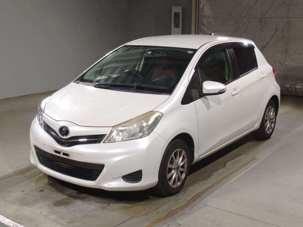 2011 Toyota Vitz NSP130[0]