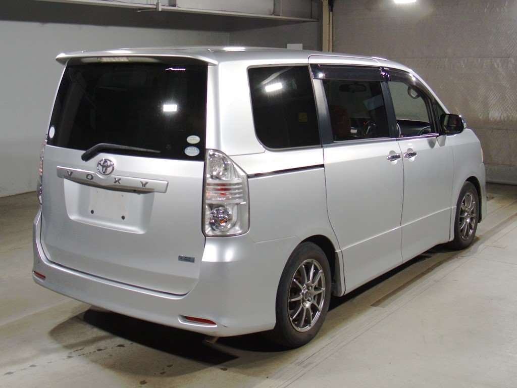 2009 Toyota Voxy ZRR70W[1]