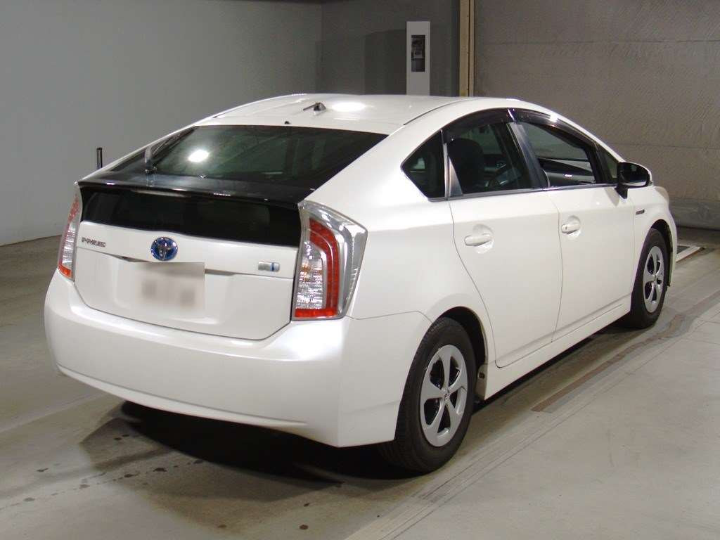 2013 Toyota Prius ZVW30[1]