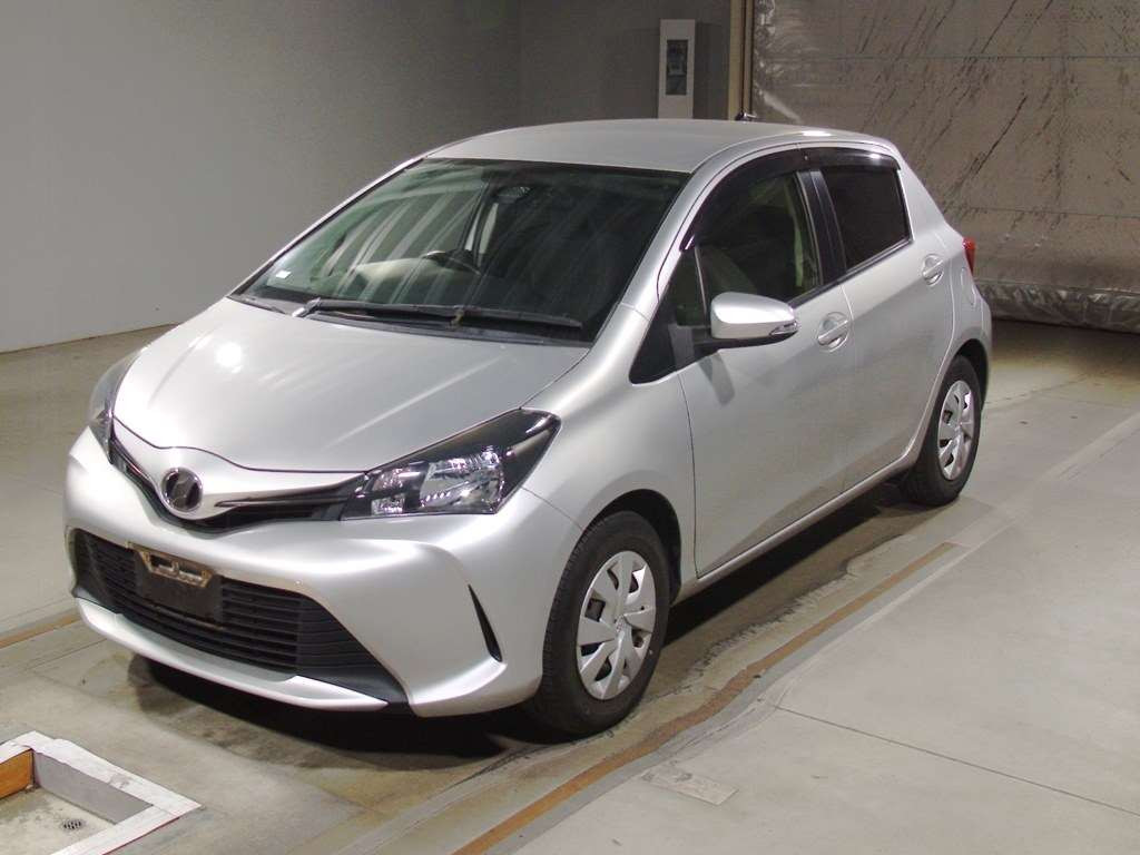 2015 Toyota Vitz NSP130[0]