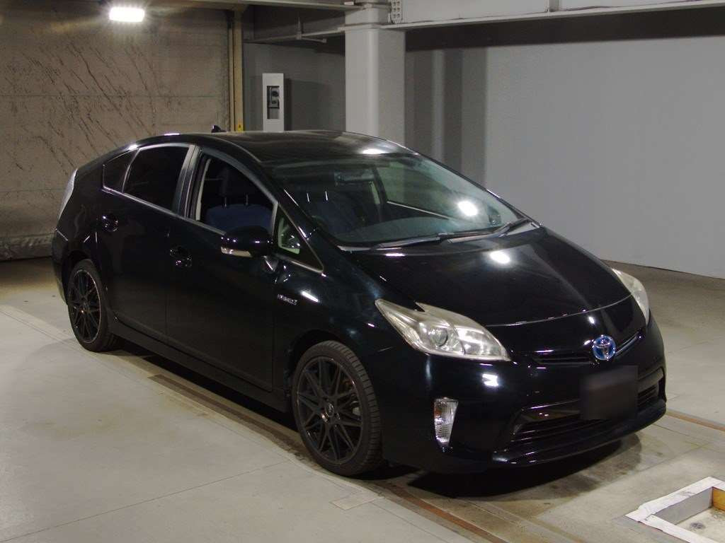 2014 Toyota Prius ZVW30[2]