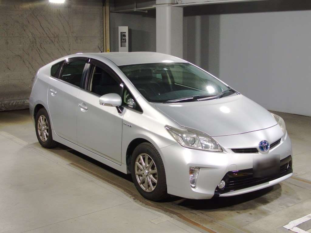 2012 Toyota Prius ZVW30[2]