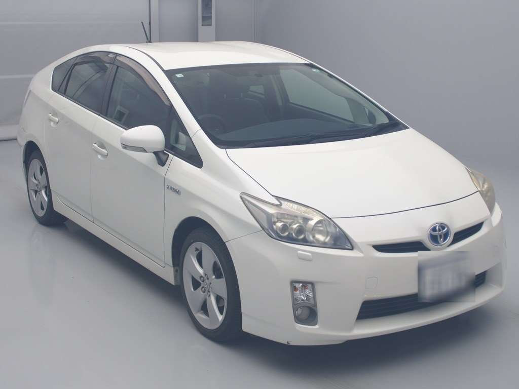 2010 Toyota Prius ZVW30[2]