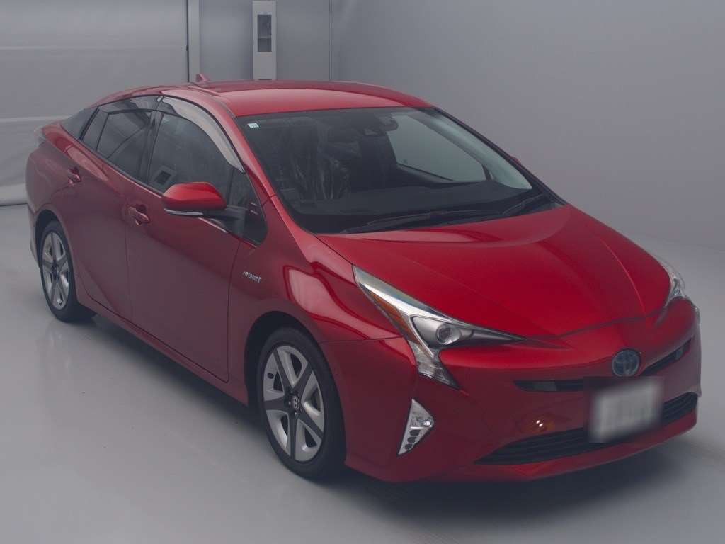 2016 Toyota Prius ZVW51[2]