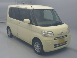 2010 Daihatsu Tanto