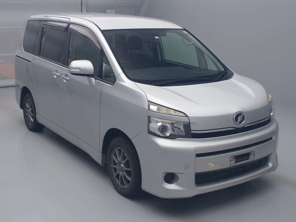 2013 Toyota Voxy ZRR70G[2]