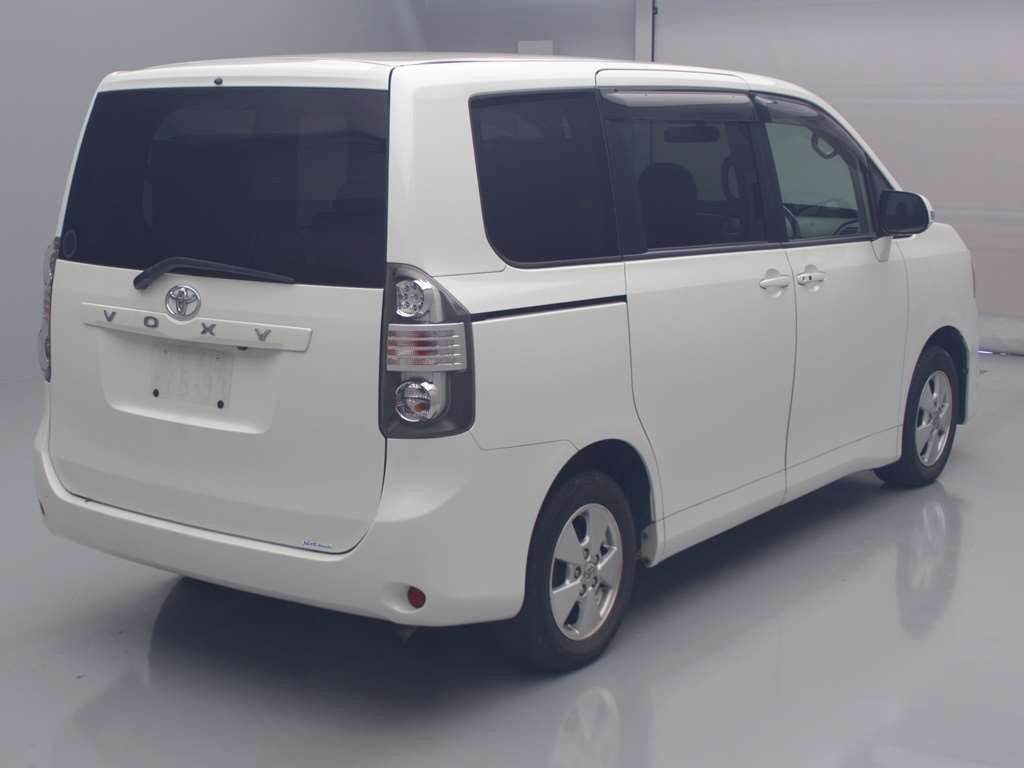 2007 Toyota Voxy ZRR70G[1]