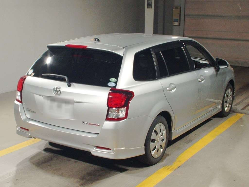 2013 Toyota Corolla Fielder NZE161G[1]