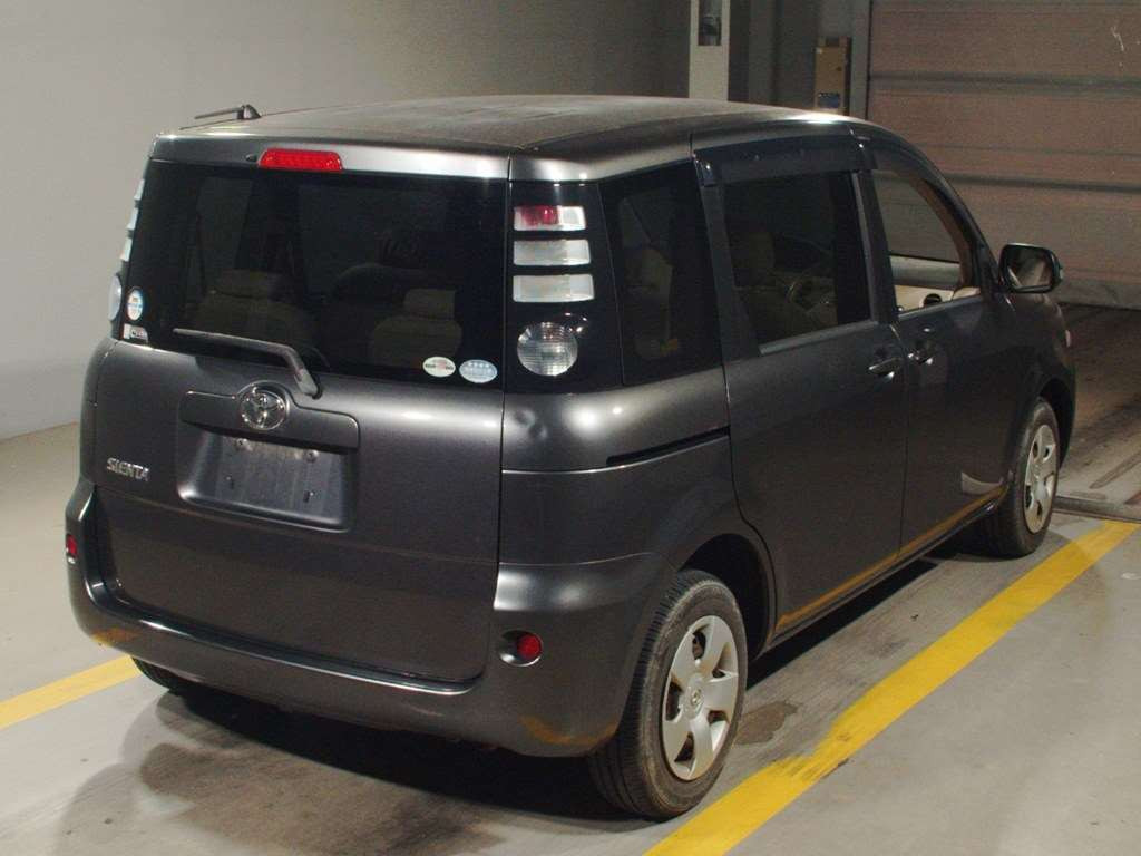 2007 Toyota Sienta NCP81G[1]