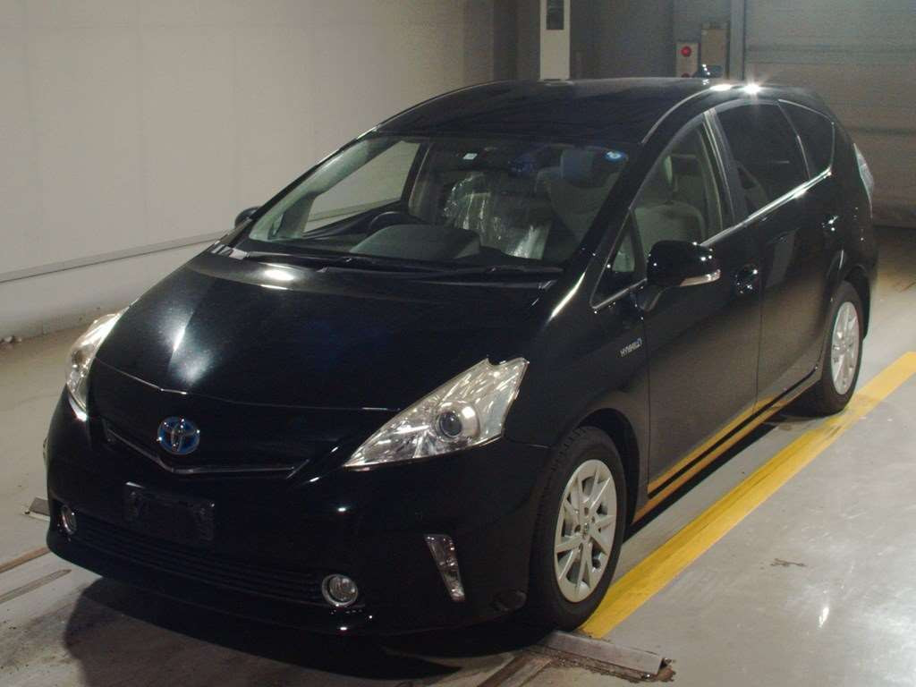 2011 Toyota Prius alpha ZVW41W[0]