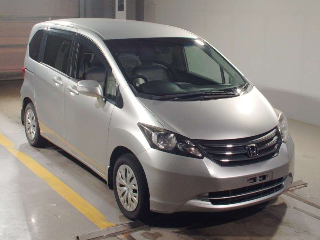 2011 Honda Freed GB3[2]