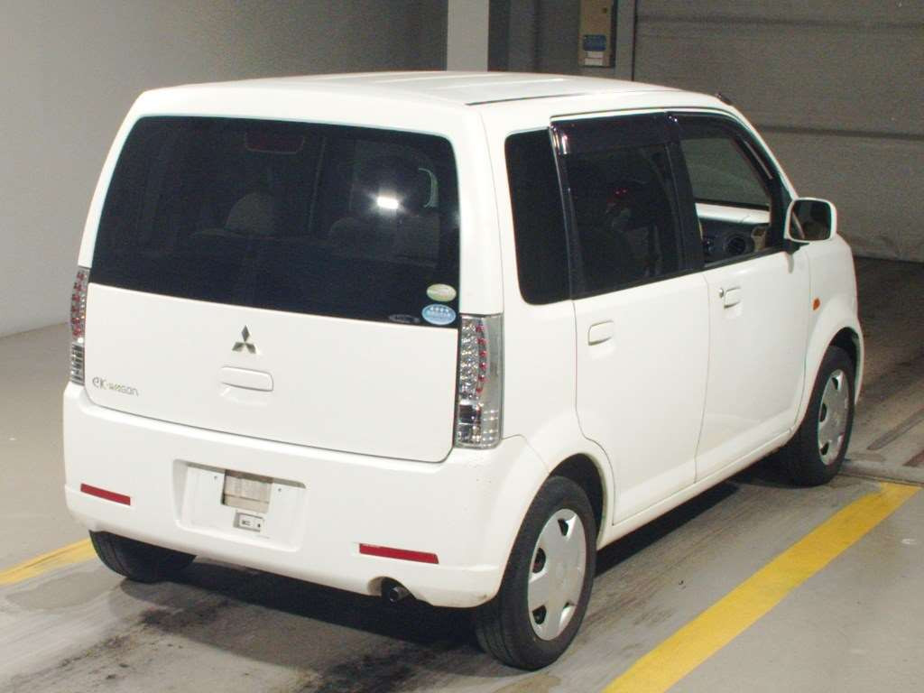 2010 Mitsubishi eK Wagon H82W[1]