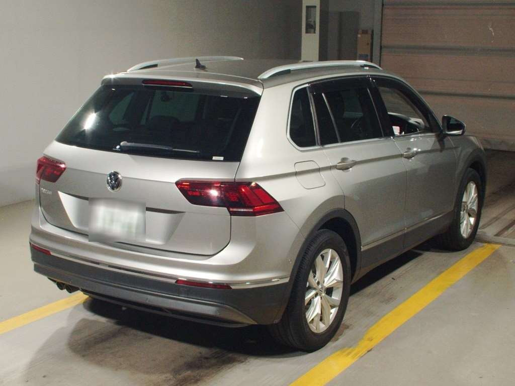 2019 Volkswagen Tiguan 5NCZD[1]