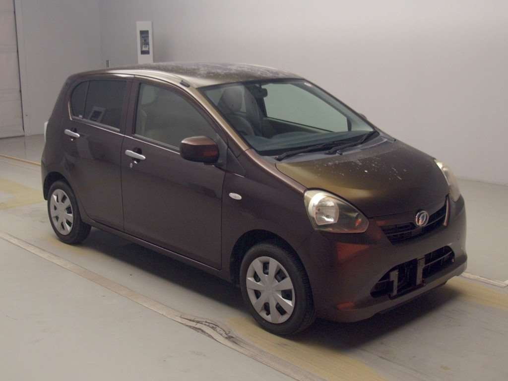 2011 Daihatsu Mira es LA300S[2]