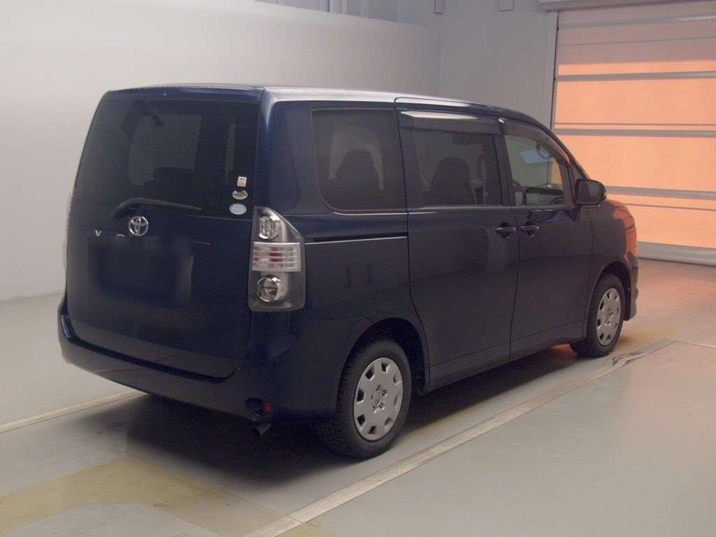 2009 Toyota Voxy ZRR70G[1]