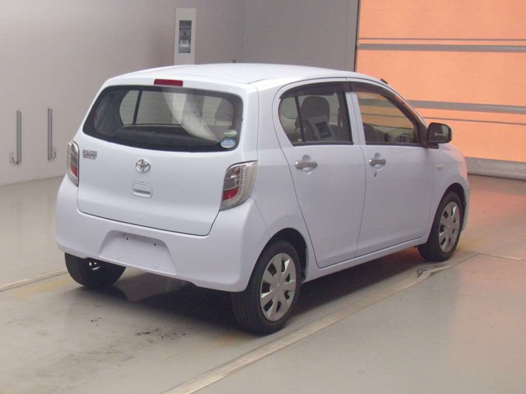 2015 Toyota Pixis Epoch LA300A[1]