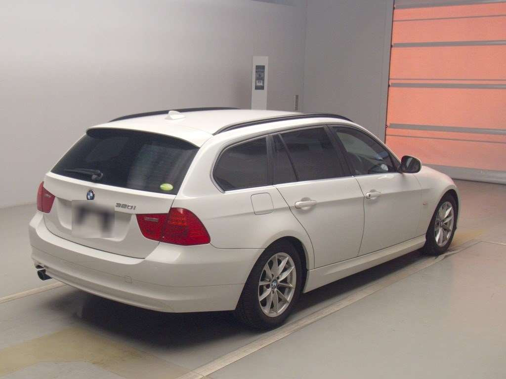 2011 BMW 3 Series US20[1]