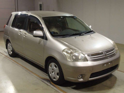 2003 Toyota Raum