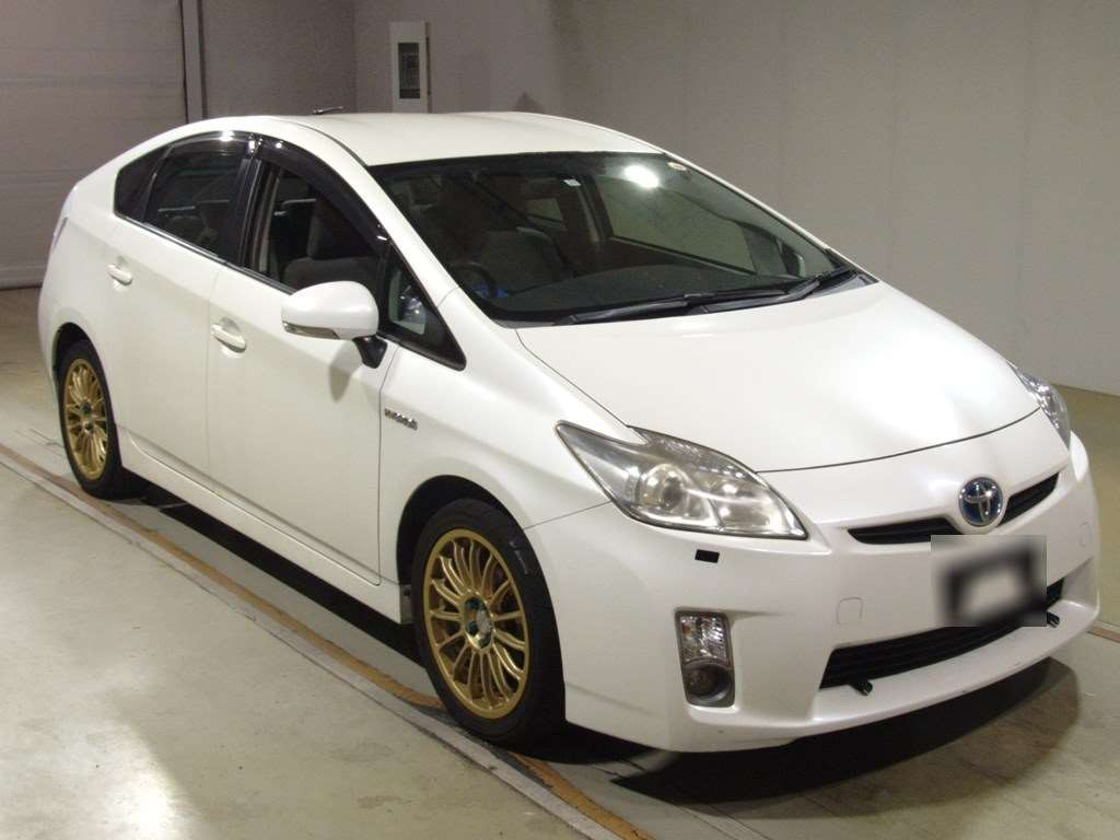 2010 Toyota Prius ZVW30[2]