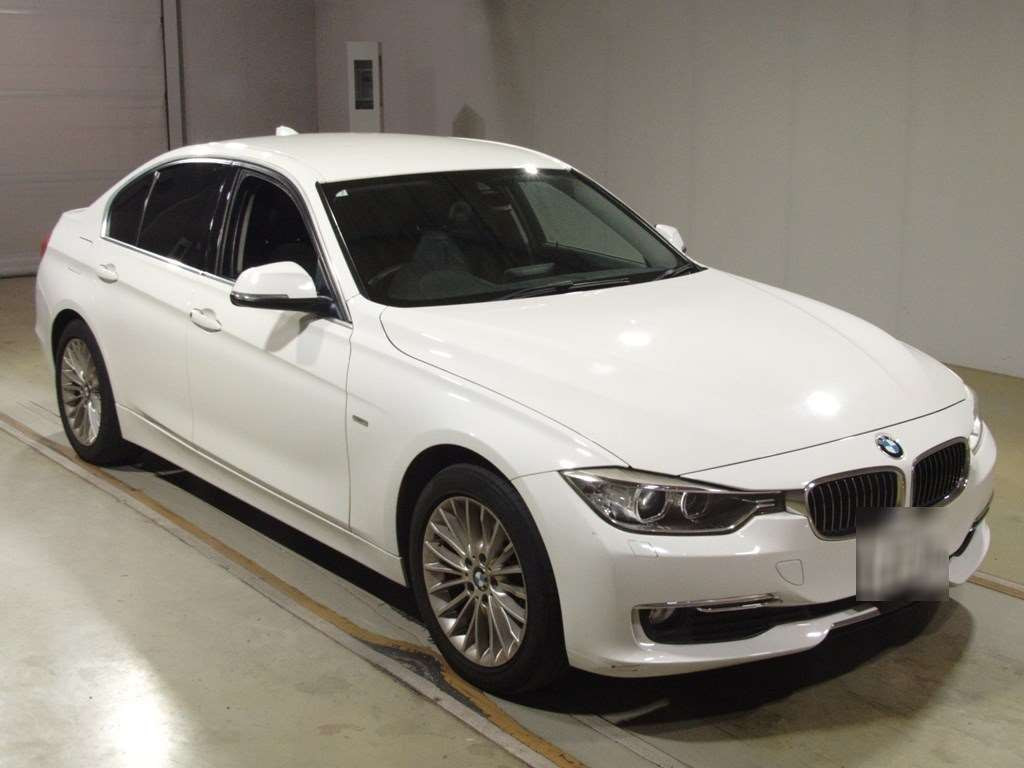 2014 BMW 3 Series 3D20[2]