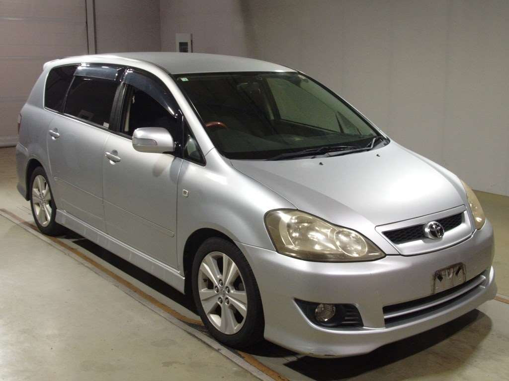 2004 Toyota Ipsum ACM21W[2]