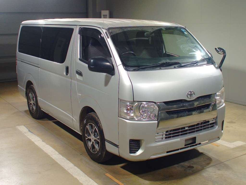 2015 Toyota Hiace Van KDH201V[2]