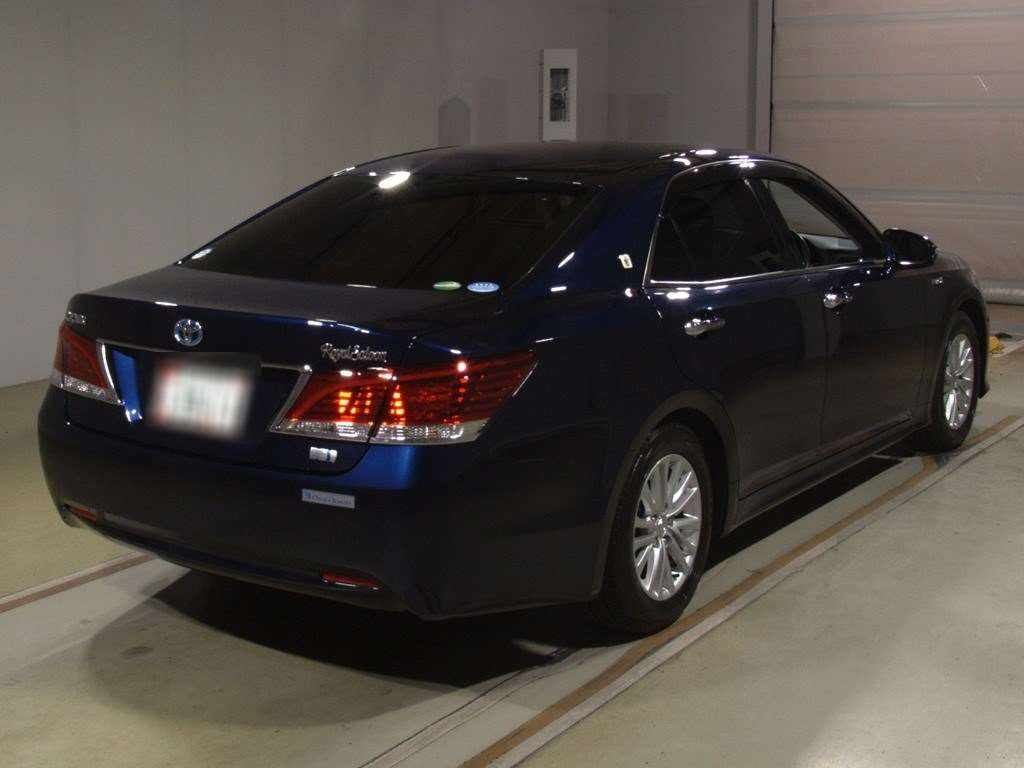 2016 Toyota Crown Hybrid AWS210[1]