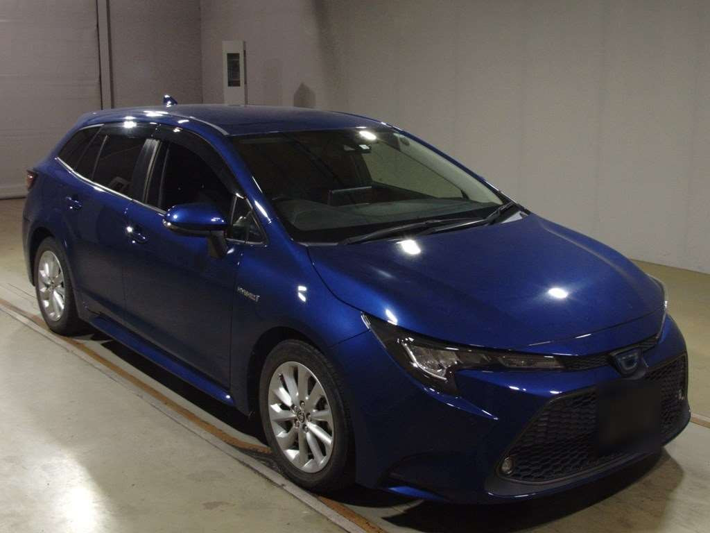 2020 Toyota Corolla Touring Wagon ZWE211W[2]