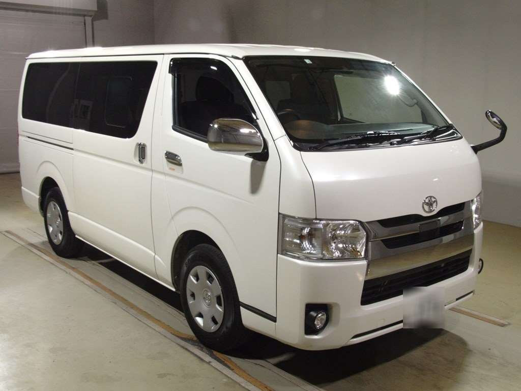 2020 Toyota Hiace Van TRH200V[2]