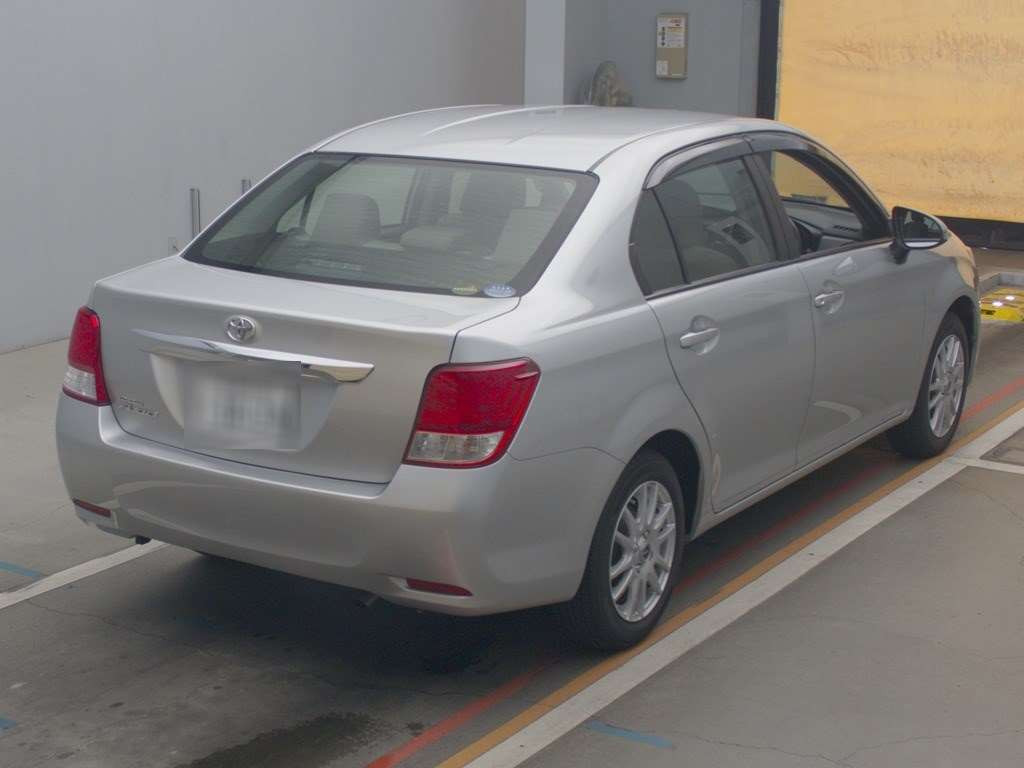 2013 Toyota Corolla Axio NZE161[1]