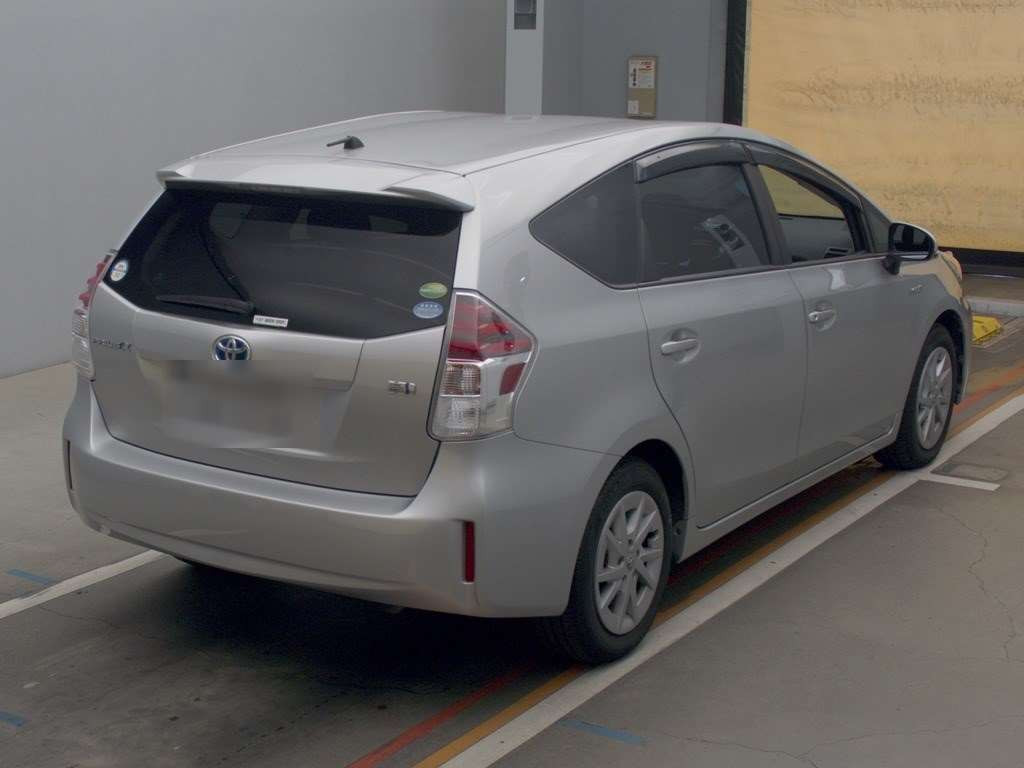 2019 Toyota Prius alpha ZVW41W[1]