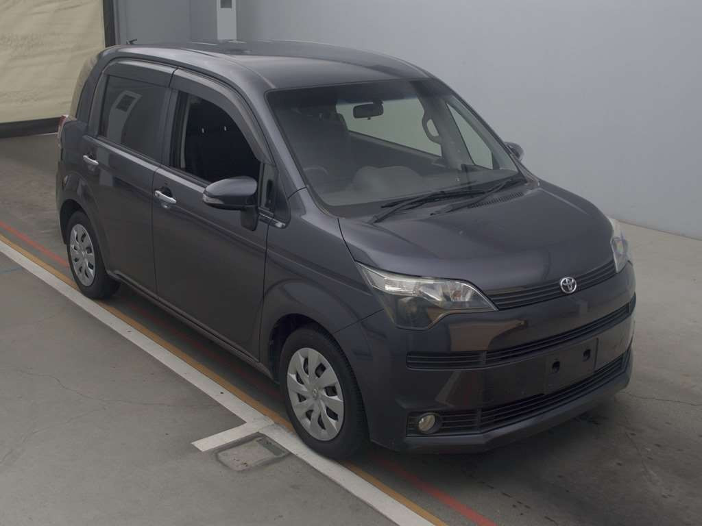 2014 Toyota Spade NCP141[2]