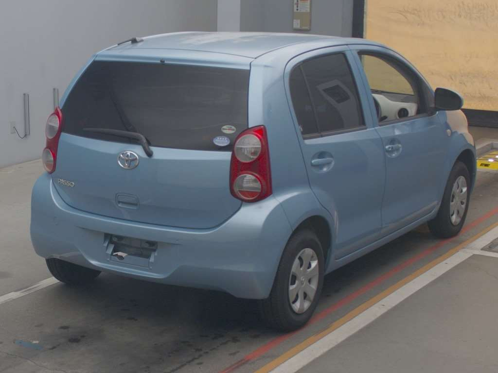 2012 Toyota Passo KGC30[1]