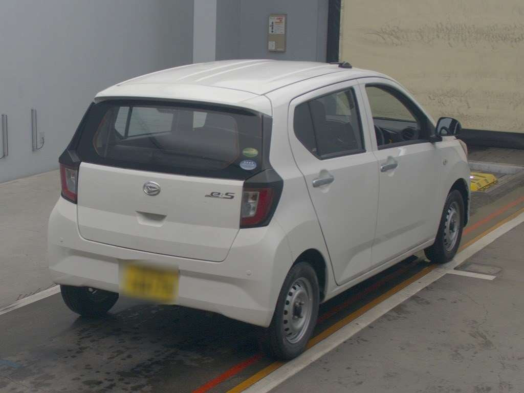 2020 Daihatsu Mira es LA350S[1]