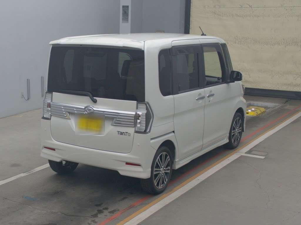 2016 Daihatsu Tanto Custom LA600S[1]