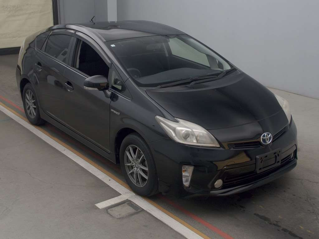 2012 Toyota Prius ZVW30[2]