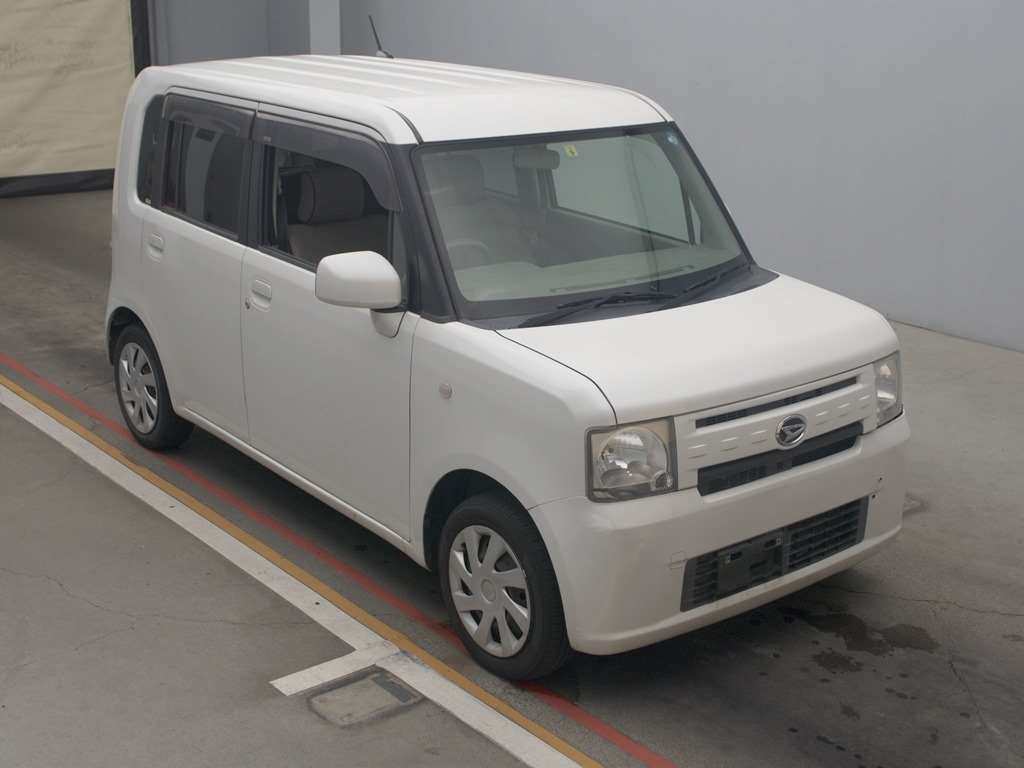 2011 Daihatsu Move Conte L575S[2]