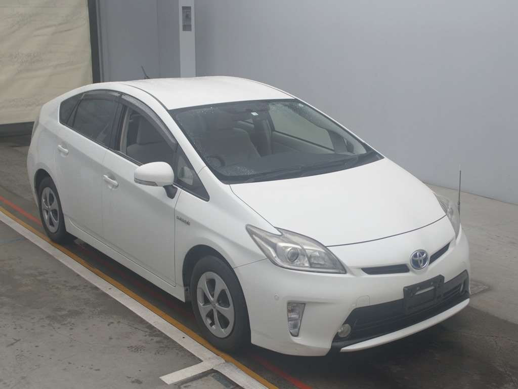 2012 Toyota Prius ZVW30[2]